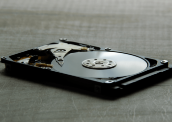 В чем разница между SSD и HDD-дисками: какой лучше выбрать